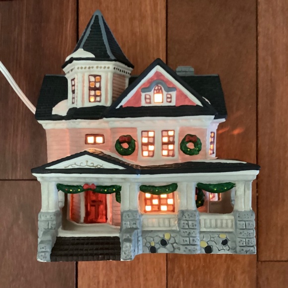 2 NIB Vintage Heartland Valley Village Deluxe Porcelain Lit Houses (See Listing) - Picture 2 of 6